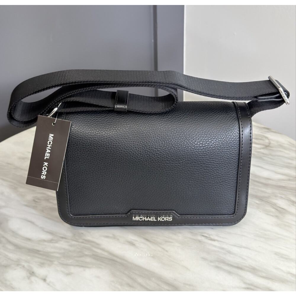 Michael Kors Black Crossbody Bag Magnetic Closure Inner Pockets Solid